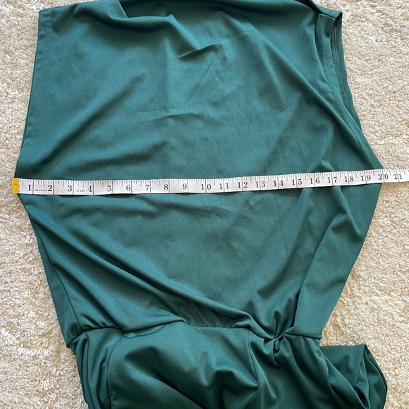 Elegant Green One Piece Jumpsuit Size XL - Picture 9 of 12